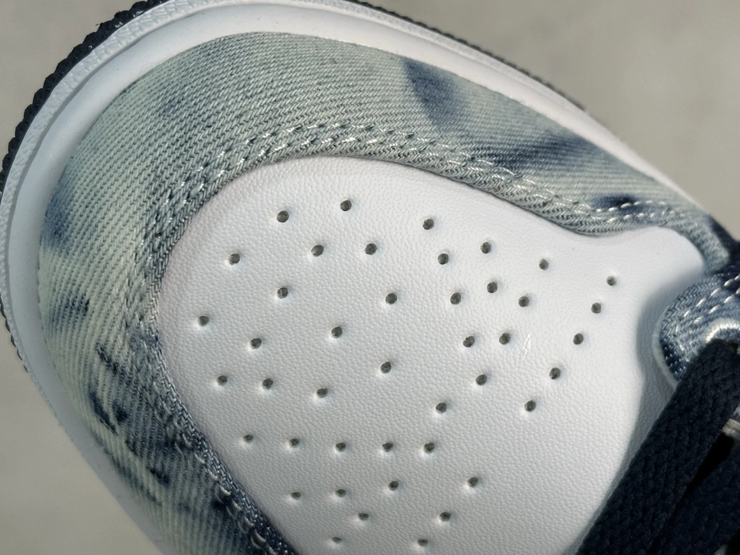 Air Jordan Low – Vintage Denim Edition