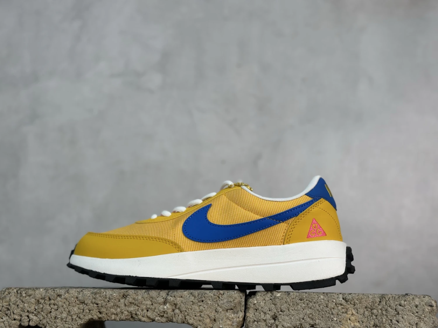Nike Air Max 1 – Yellow, Royal Blue & White