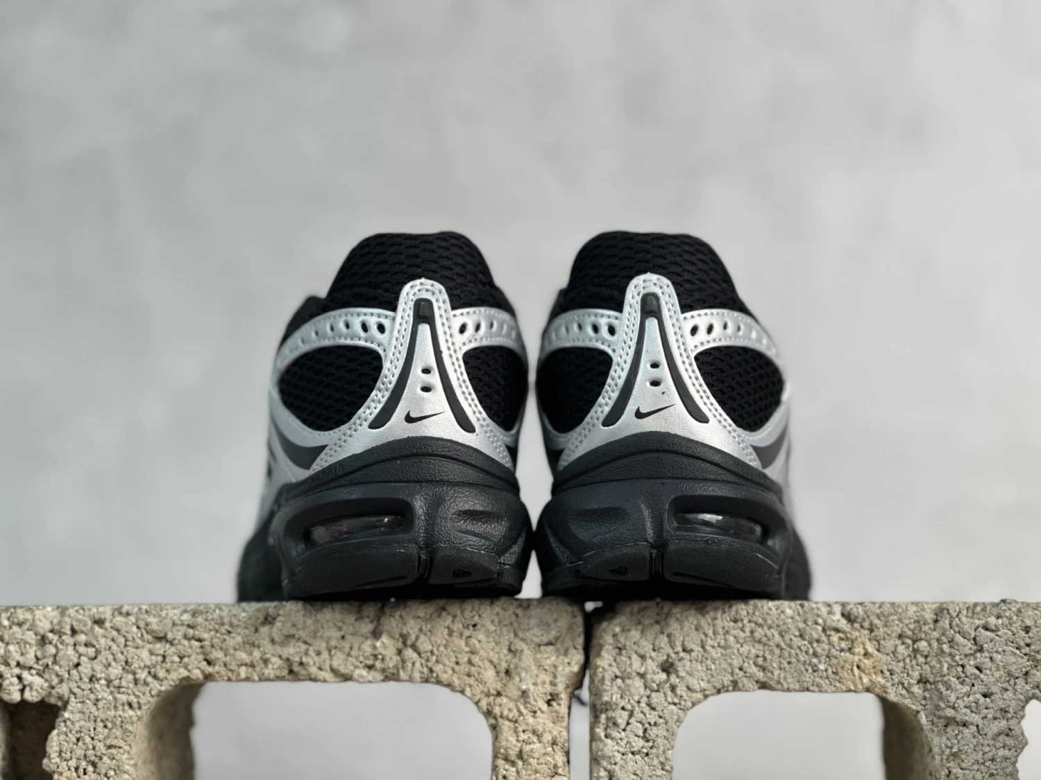 Nike Air Max Moto 2K – Black, Metallic Silver & White