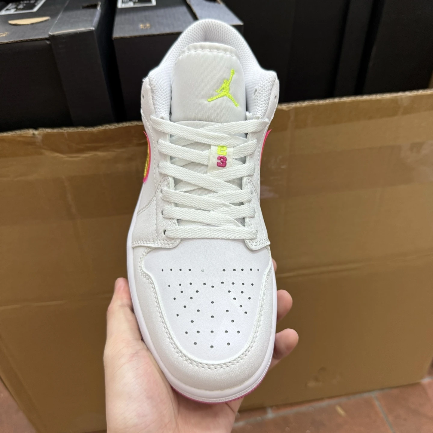 Air Jordan Low – White Neon Edition