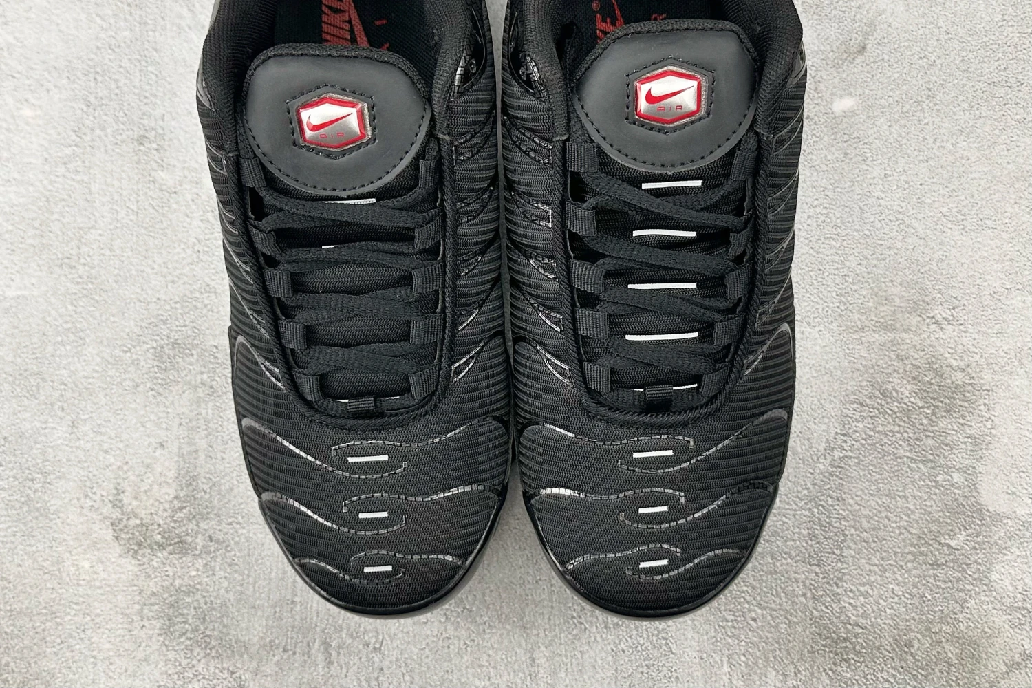 Nike Air Max Plus TN – Triple Black with Reflective Charcoal
