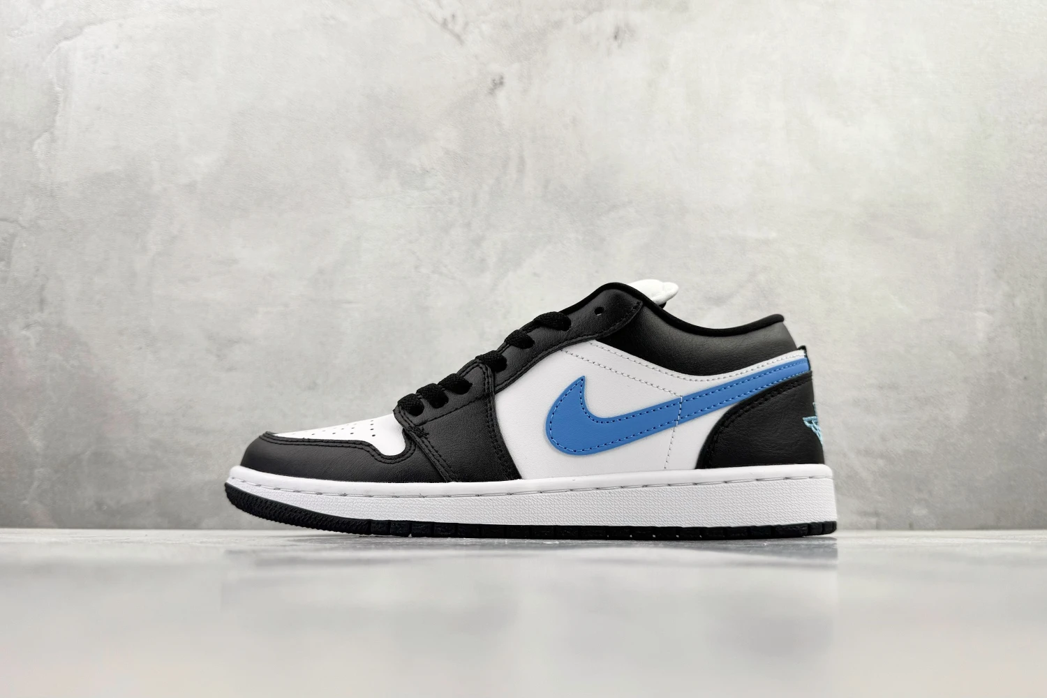 Air Jordan Low White Black University Blue