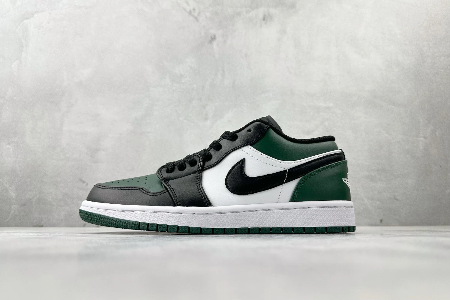 Air Jordan Low Emerald Shadow