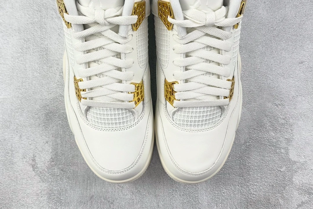 Jordan Sneakers White & Gold Edition