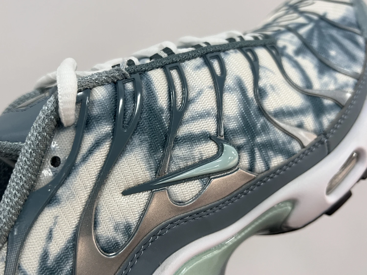 Nike Air Max Plus Ice Wave Sneakers – Premium Tuned Air Marble Fade Streetwear Running Shoes