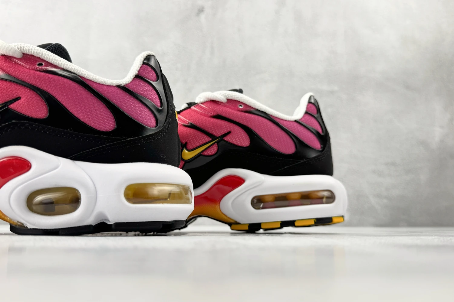 Nike Air Max Plus TN – Sunset Yellow, Orange & Crimson Gradient