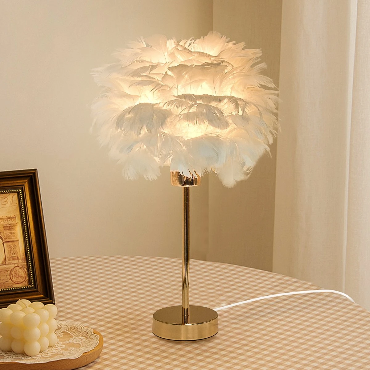 Romantic Feather Table Lamp