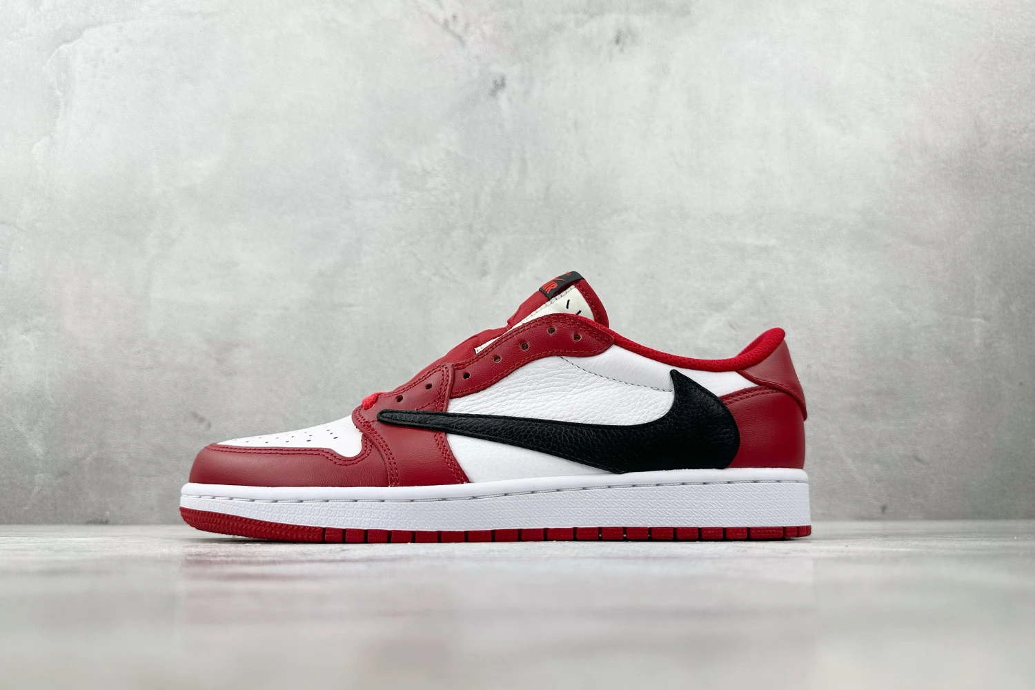 Air Jordan High OG – Varsity Red, White & Black Sneakers