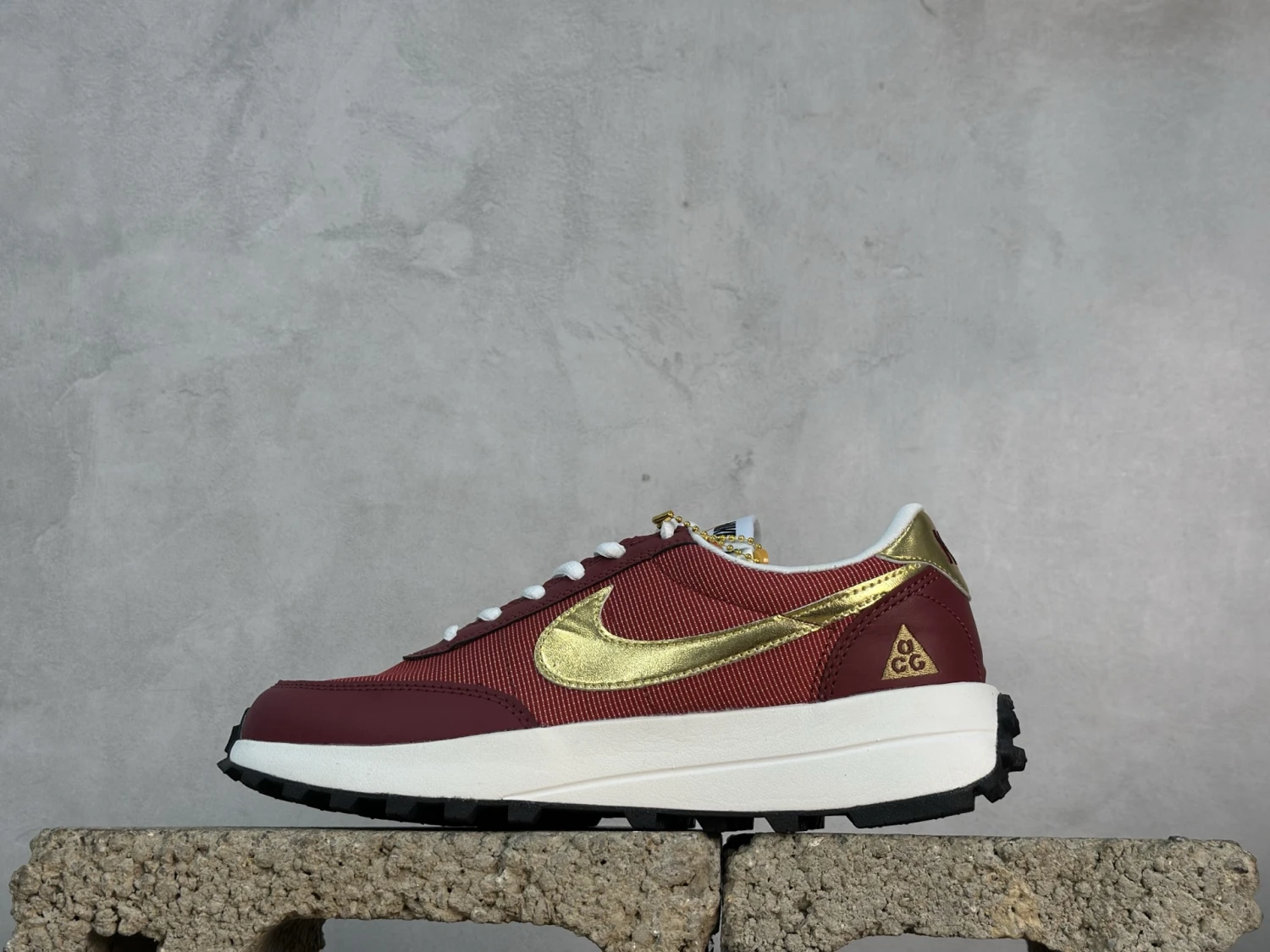 Nike Air Max 1 – Deep Burgundy Red & Metallic Gold