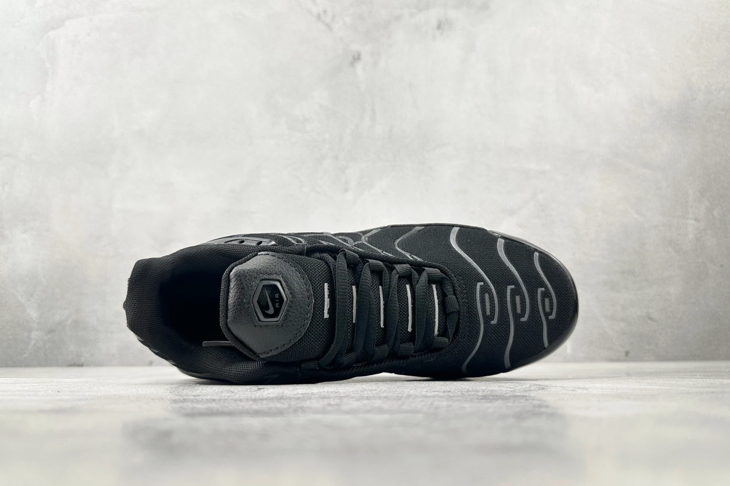 Nike Air Max Plus TN – Triple Black / Dark Grey