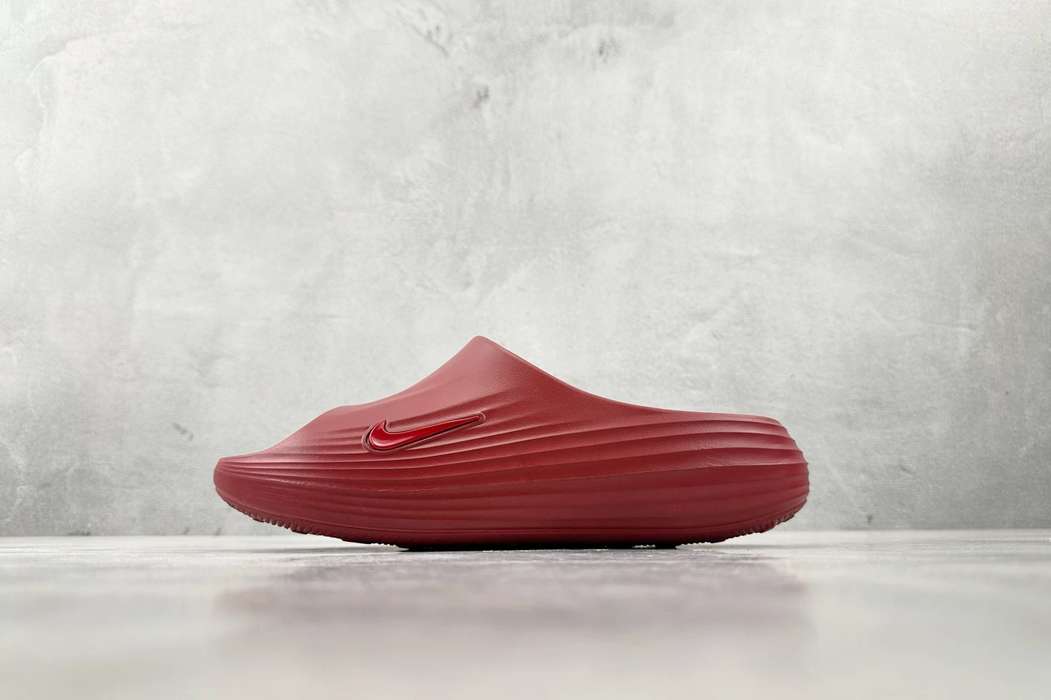 Nike ReactX Slide – Rust Red