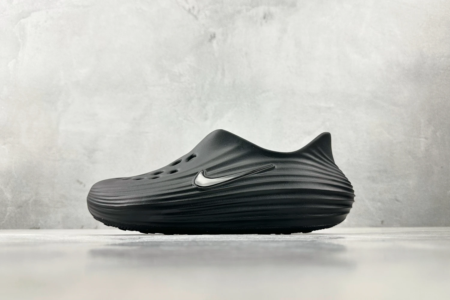 Nike Calm Mule – Triple Black