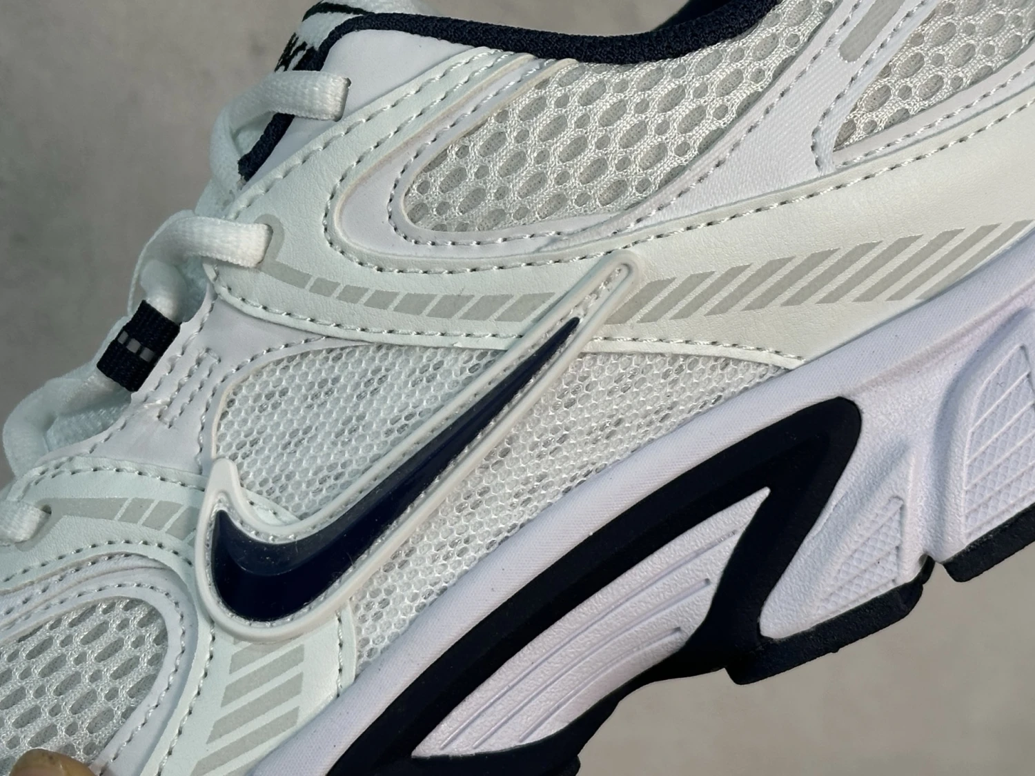 Nike Air Max Moto 2K – White & Midnight Navy