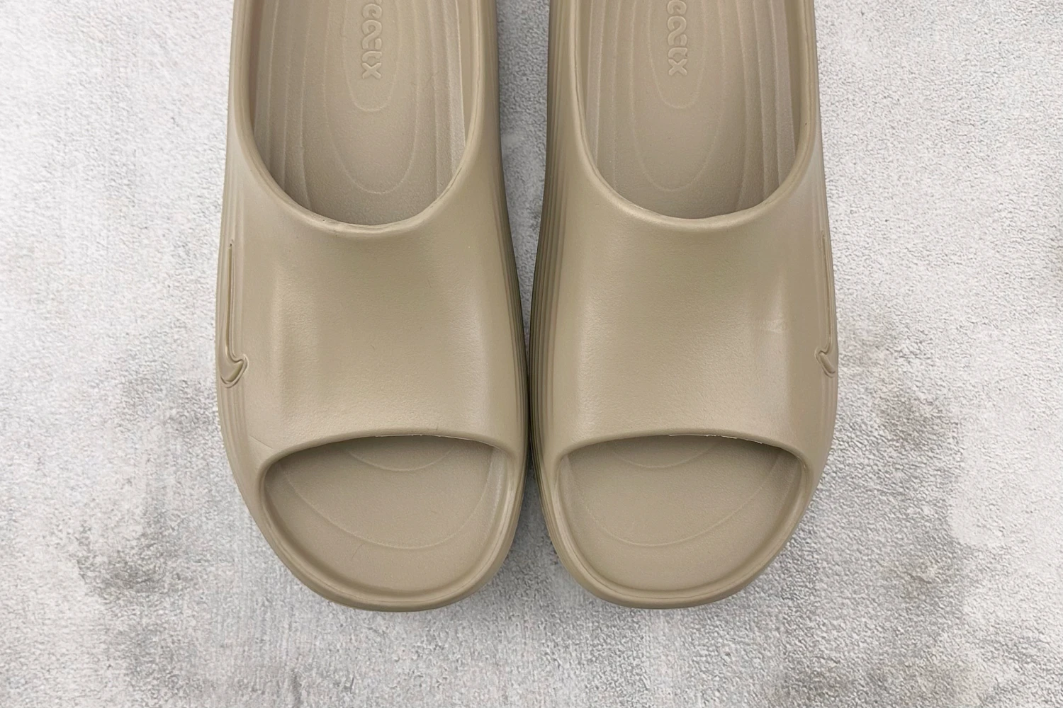 Nike ReactX Slide – Sand Beige