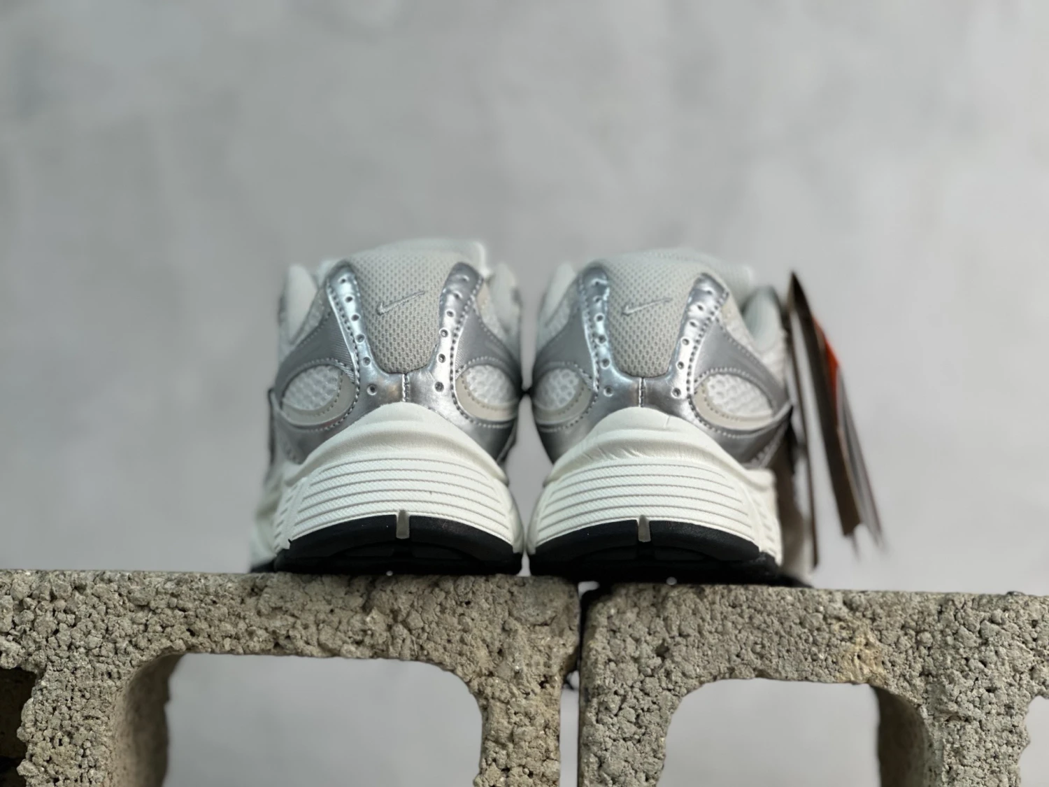 Nike Air Max Moto 2K – White, Metallic Silver & Light Beige