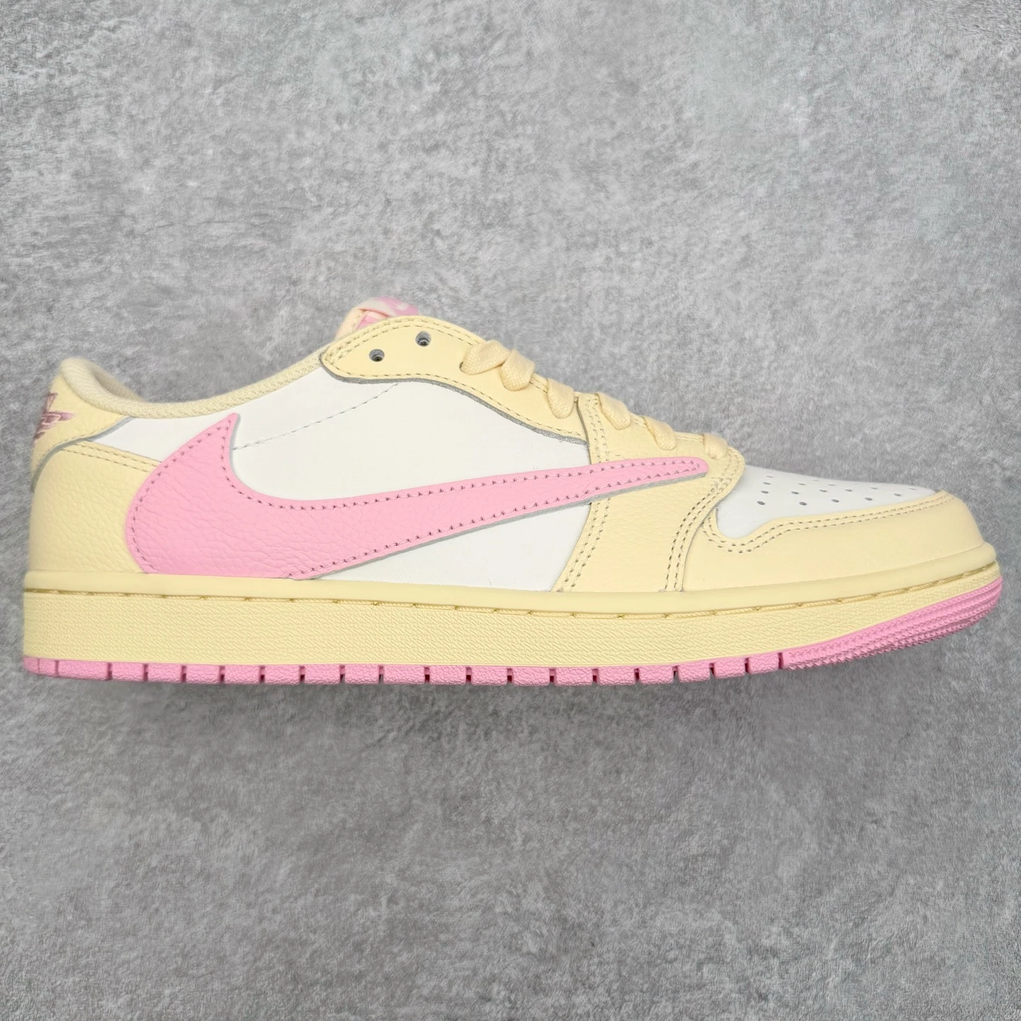 Travis Scott x Air Jordan 1 Low Sneakers – Sail White Pink