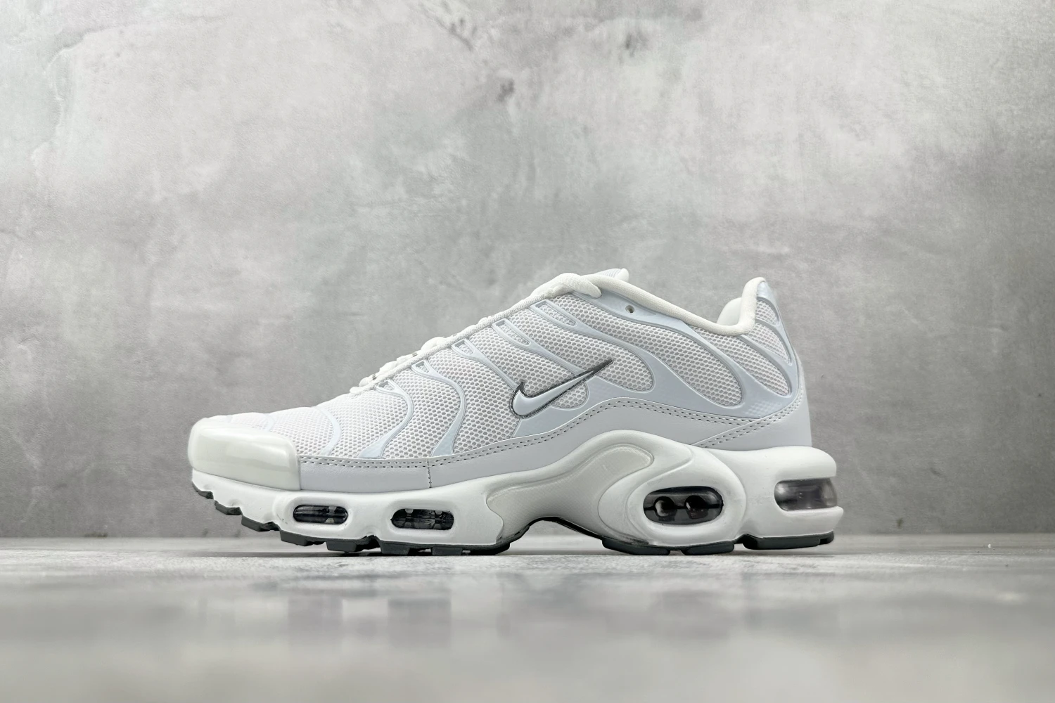 Nike Air Max Plus TN – Triple White