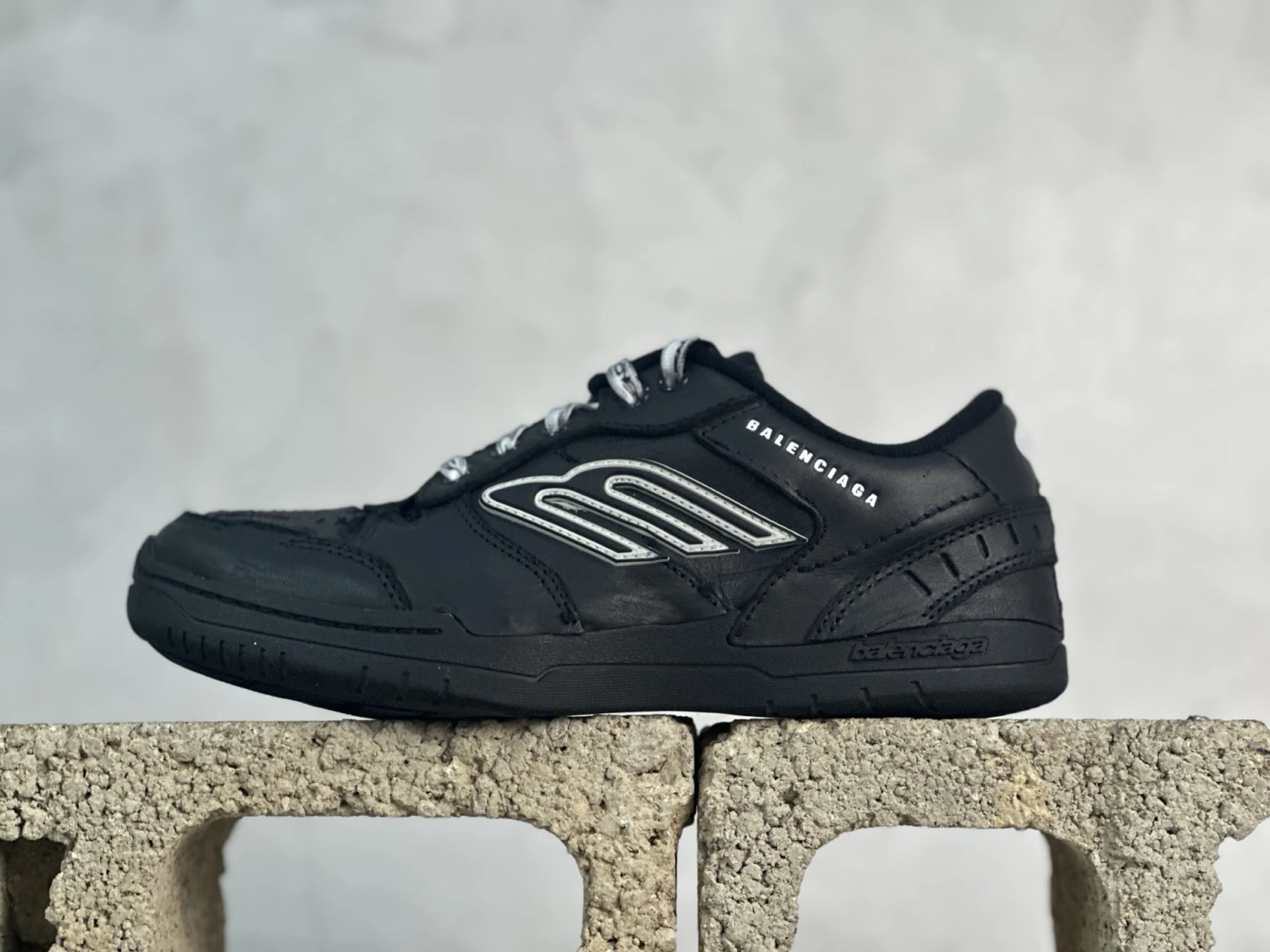 Balenciaga Circuit Black White Luxury Designer Sneaker