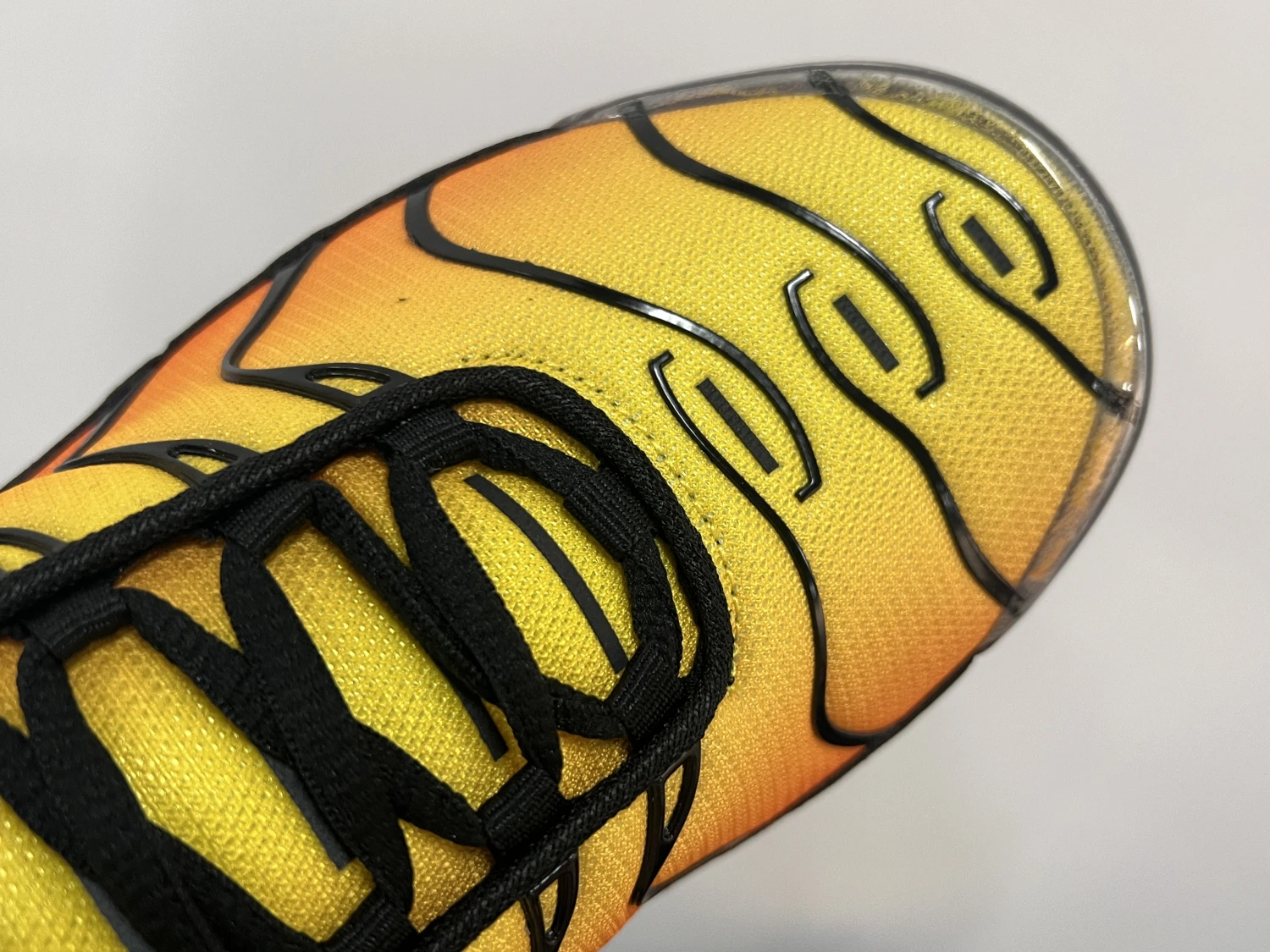 Nike Air Max Plus Sunset Fade Sneakers – Premium Tuned Air Gradient Streetwear Running Shoes
