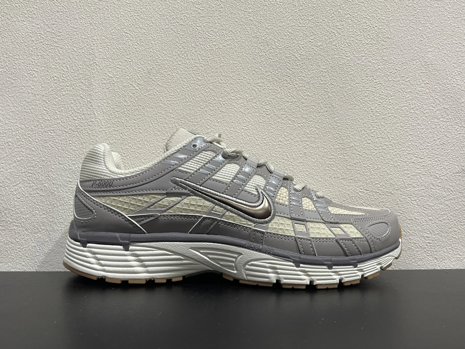 Nike Bomberman Series Sneakers – Light Grey, Ivory White & Ash Grey