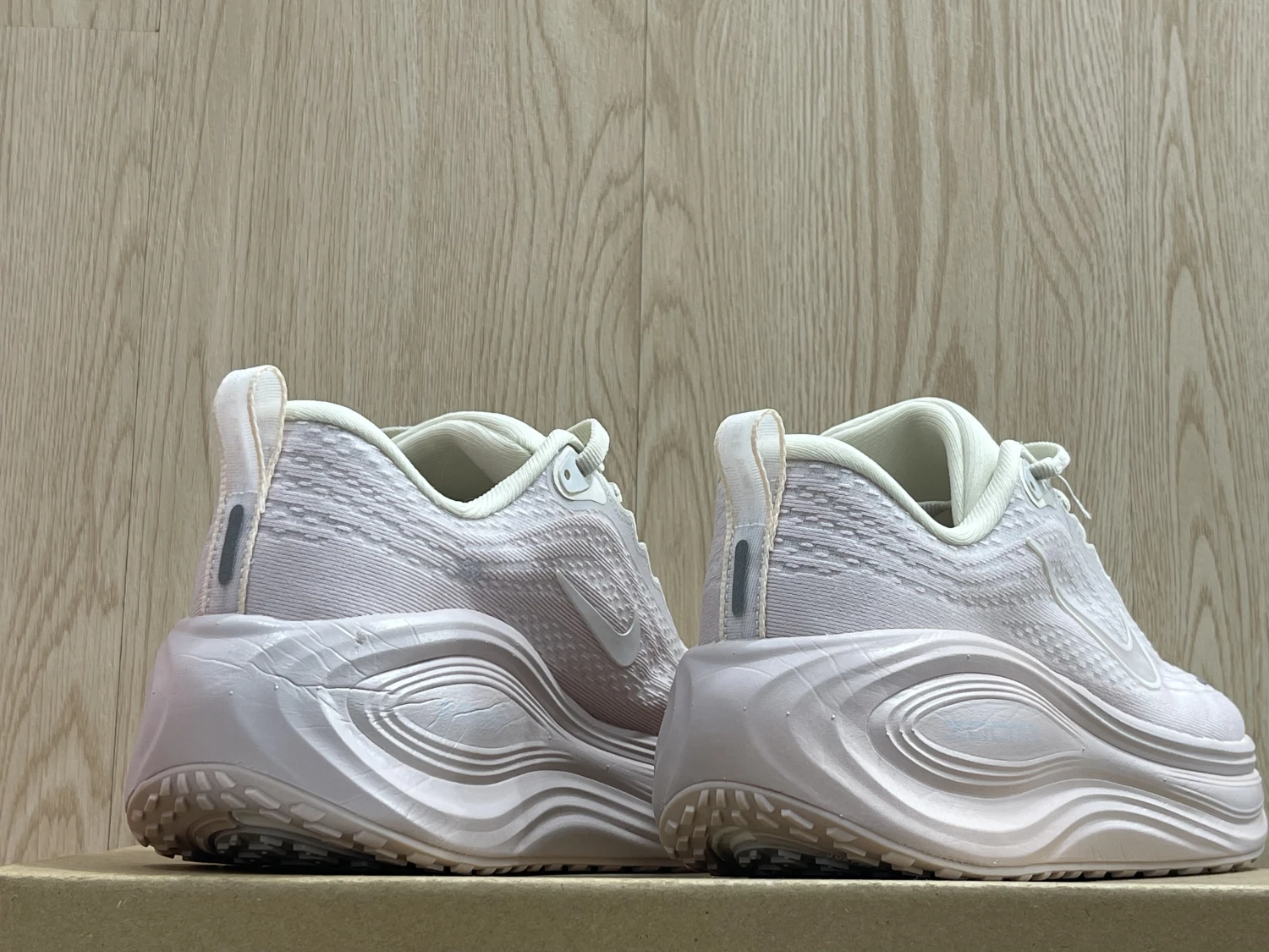 Nike React Infinity Run Flyknit – Pearl White / Soft Blush Pink