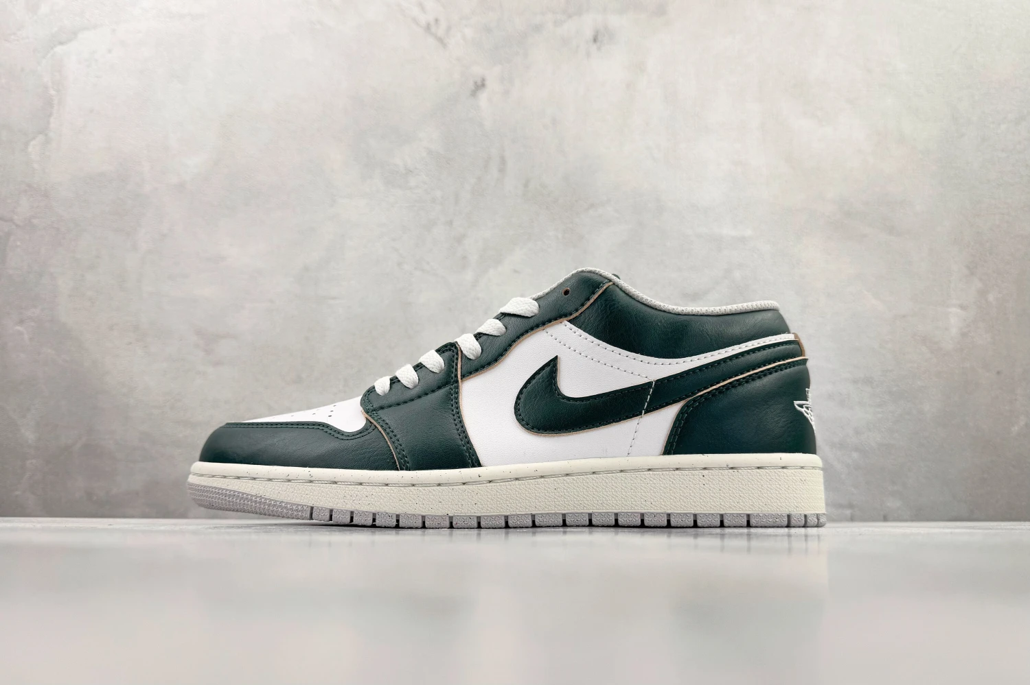 Air Jordan Low Forest Pine