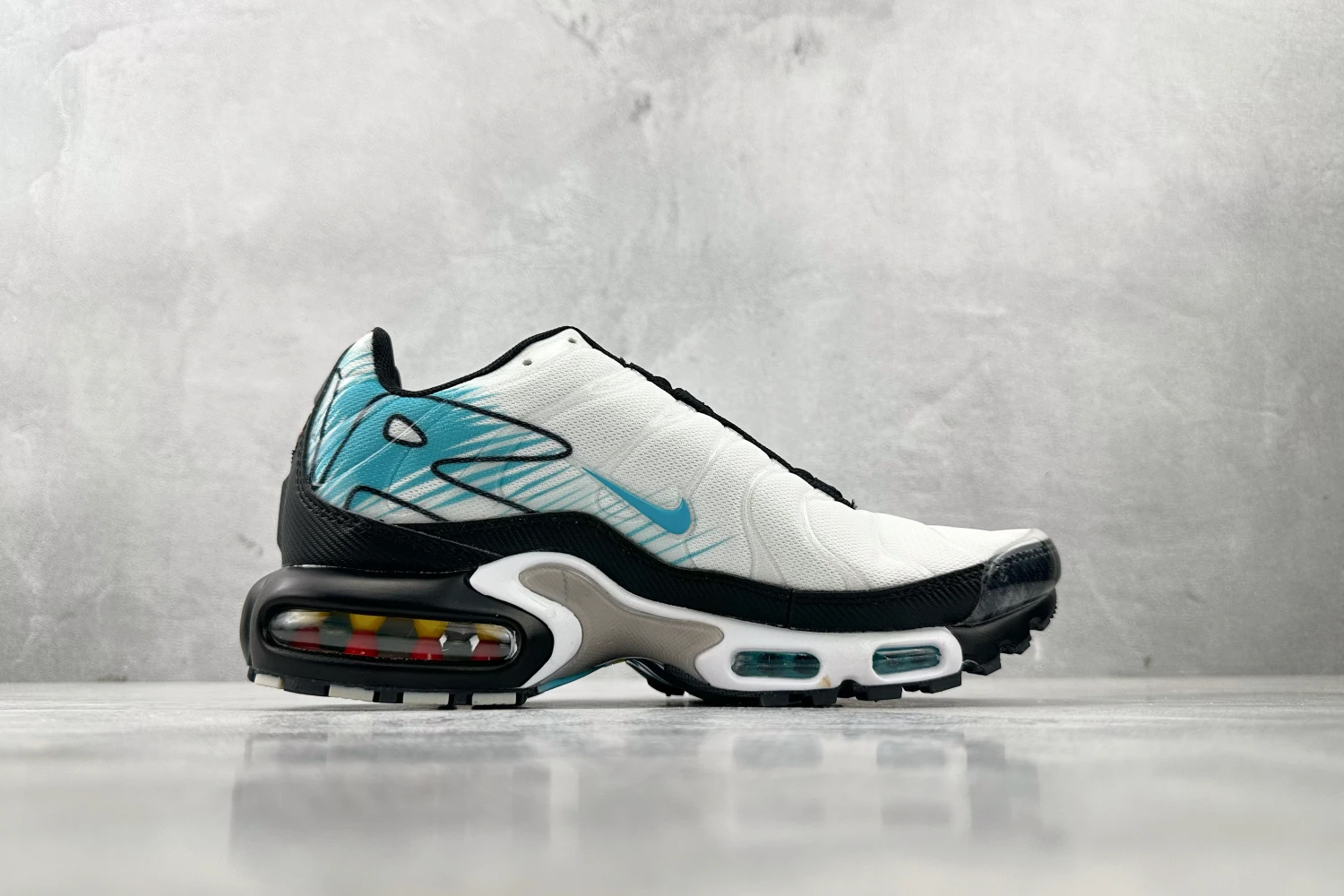 Nike Air Max Plus TN Aqua Wave Sneakers