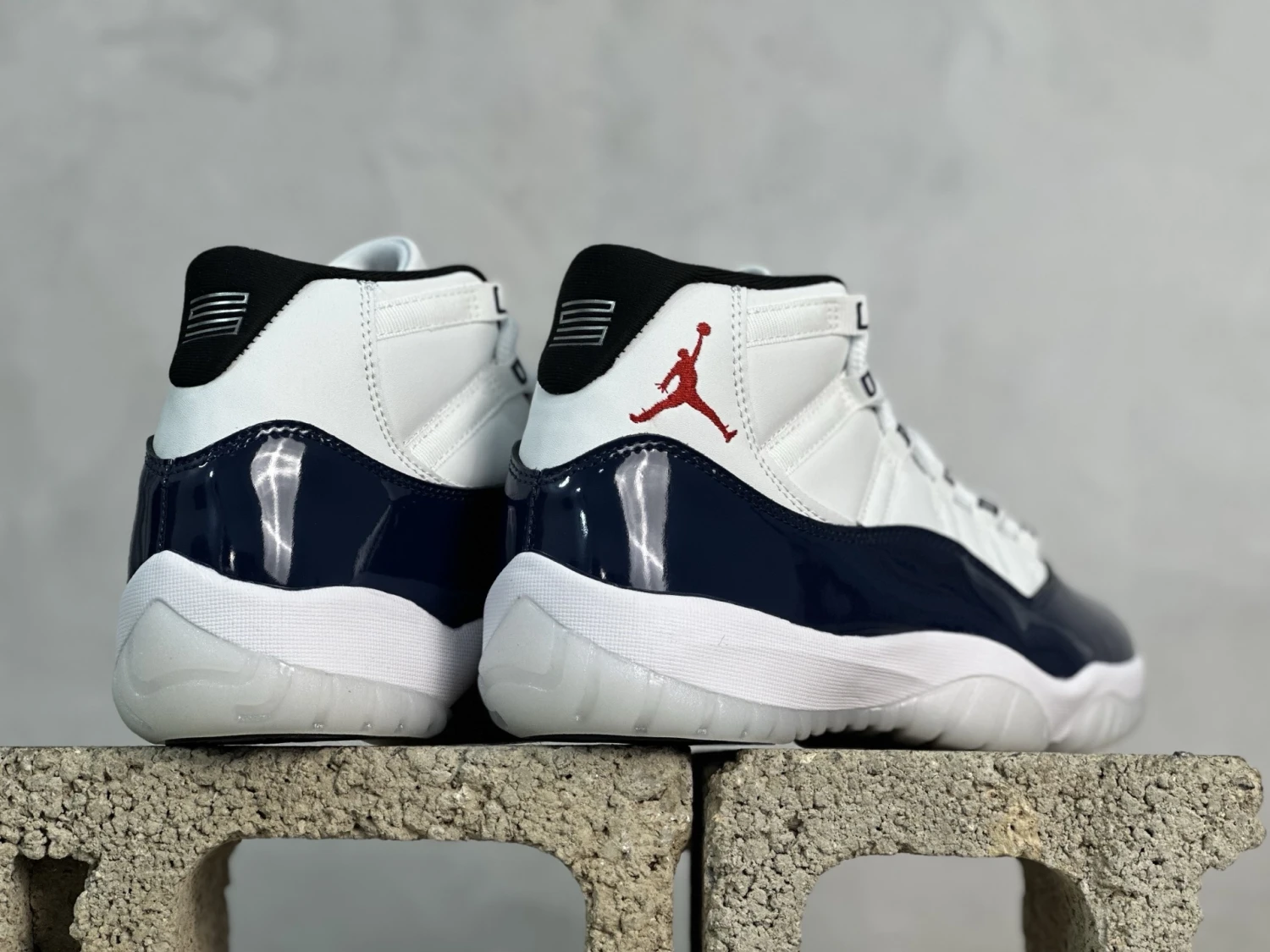 Air Jordan 11 Retro "White Midnight Navy" Kids Sneakers – White/Navy Blue