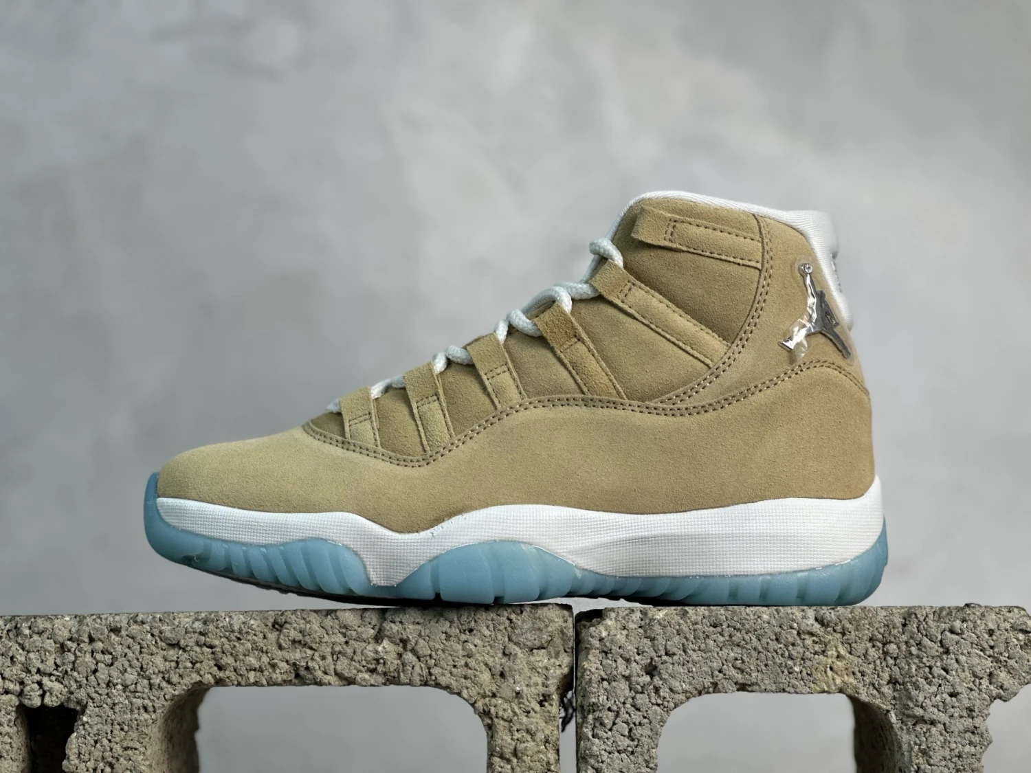 Air Jordan 11 Retro "Wheat" Kids Sneakers – Wheat Beige/White