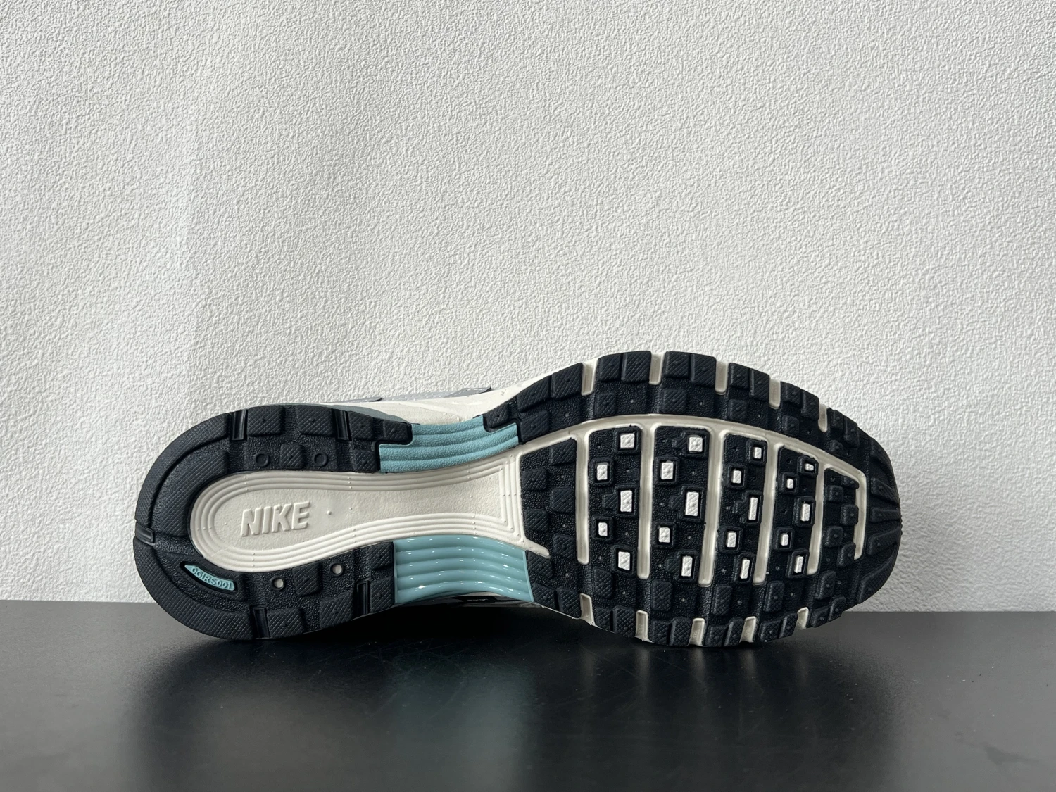 Nike P-6000 Grey Silver Vintage Running Sneakers – Retro-Inspired Lifestyle Sports Shoes