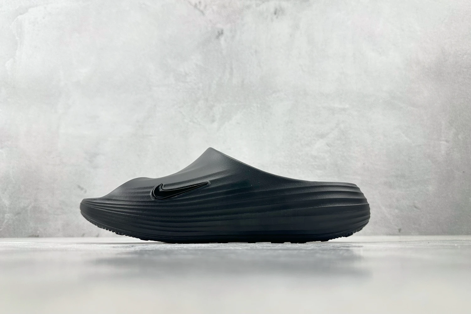 Nike ReactX Slide – Triple Black