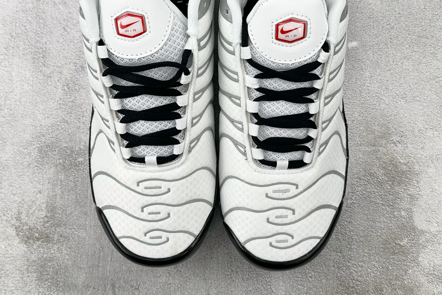 Nike Air Max Plus TN – White / Black / Red