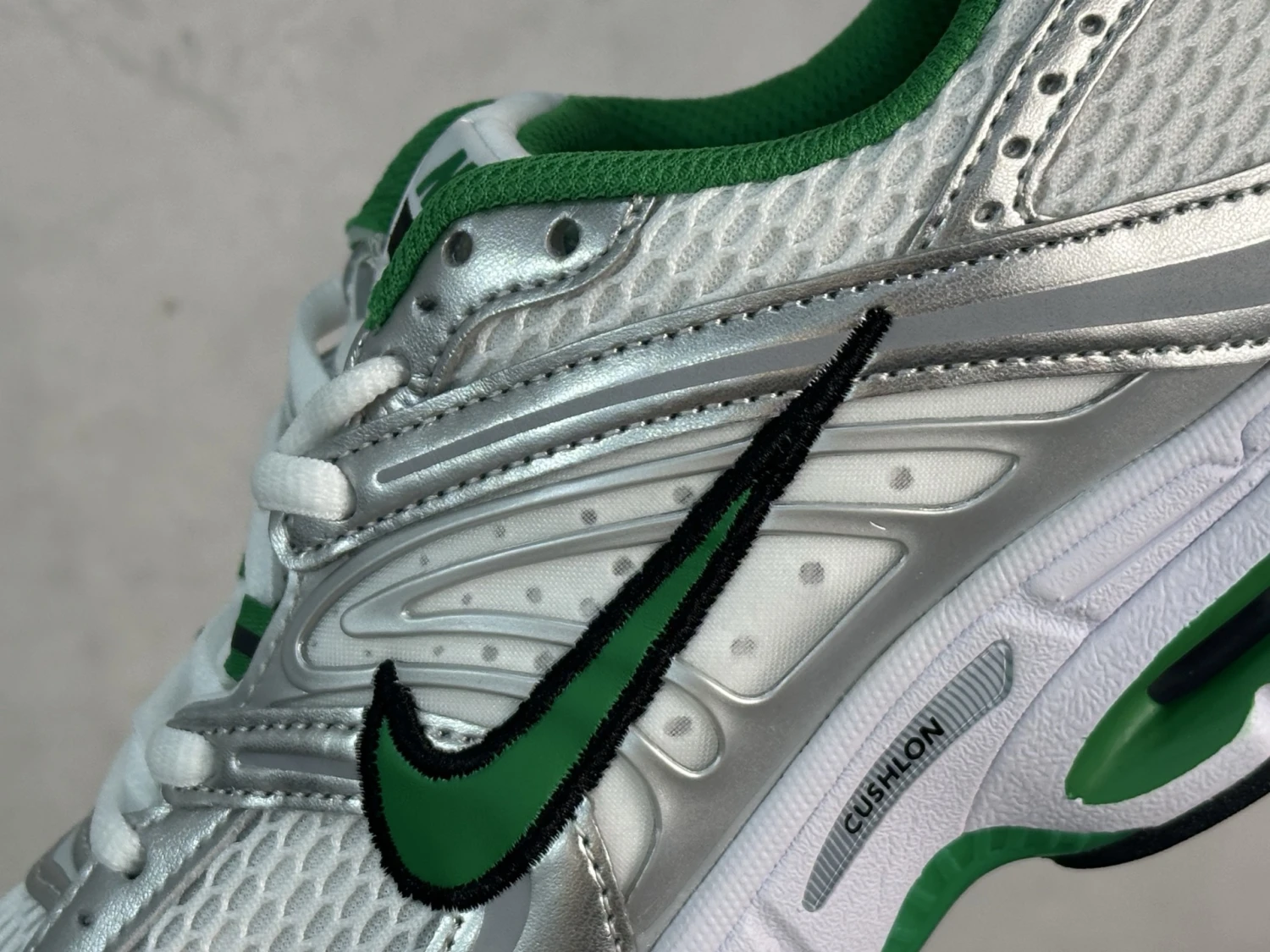 Nike Air Max Moto 2K – White, Metallic Silver & Emerald Green