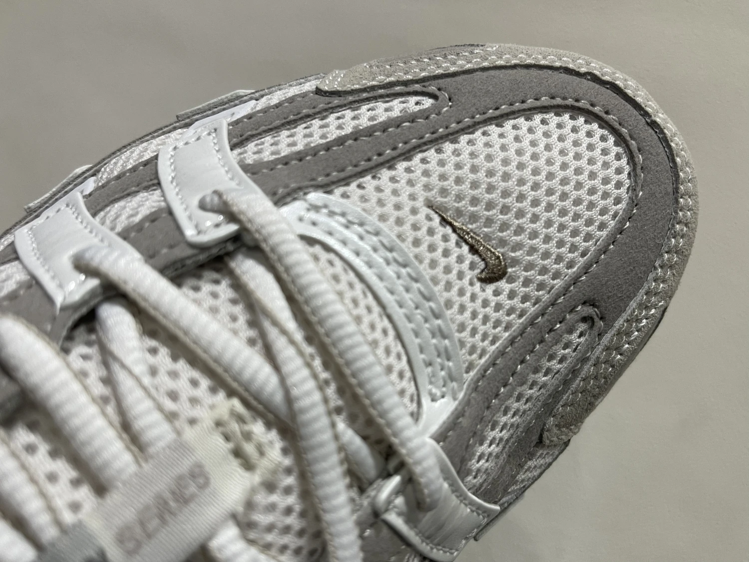 Nike Bomberman Series Sneakers – White & Light Grey