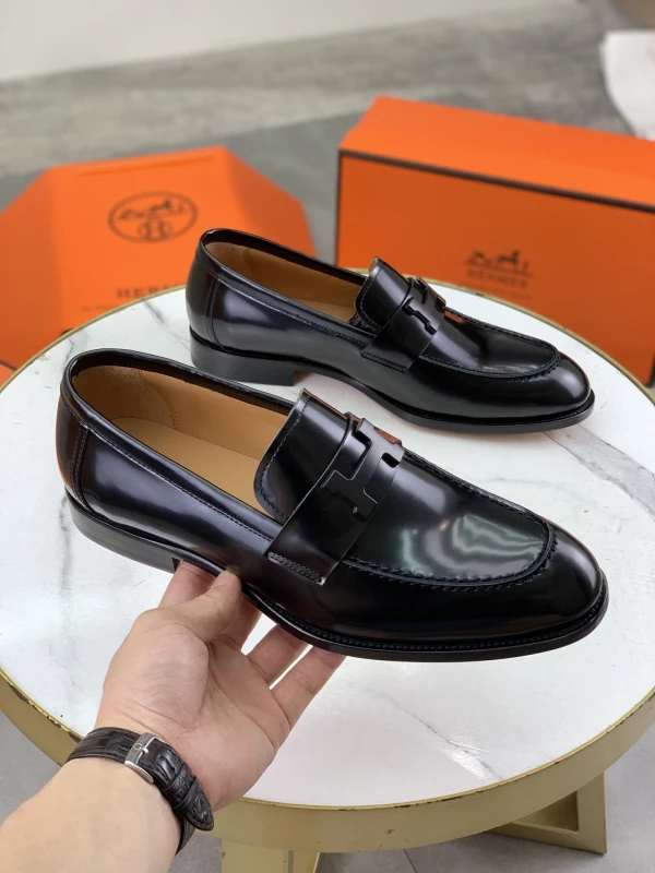 All-Black High-Shine Hermès Men's Patent Leather Matte 'H' Buckle Loafers