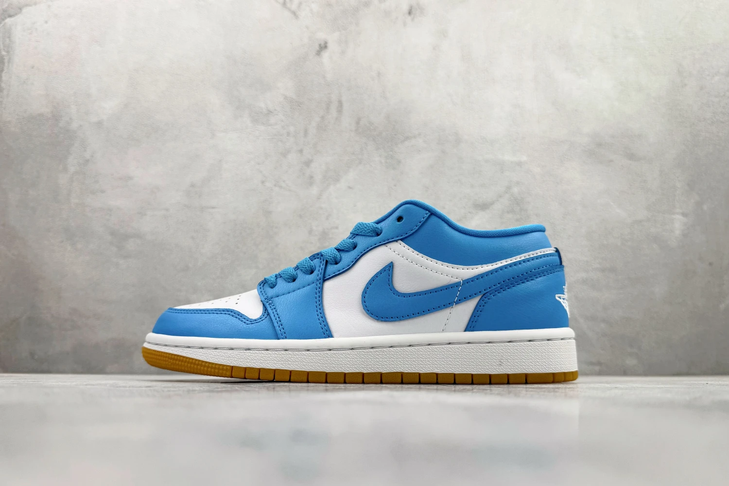 Air Jordan Low White University Blue
