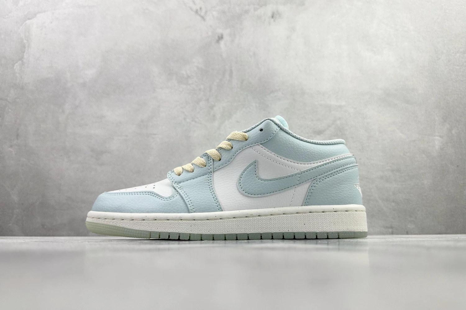 Air Jordan Low Glacier Blue