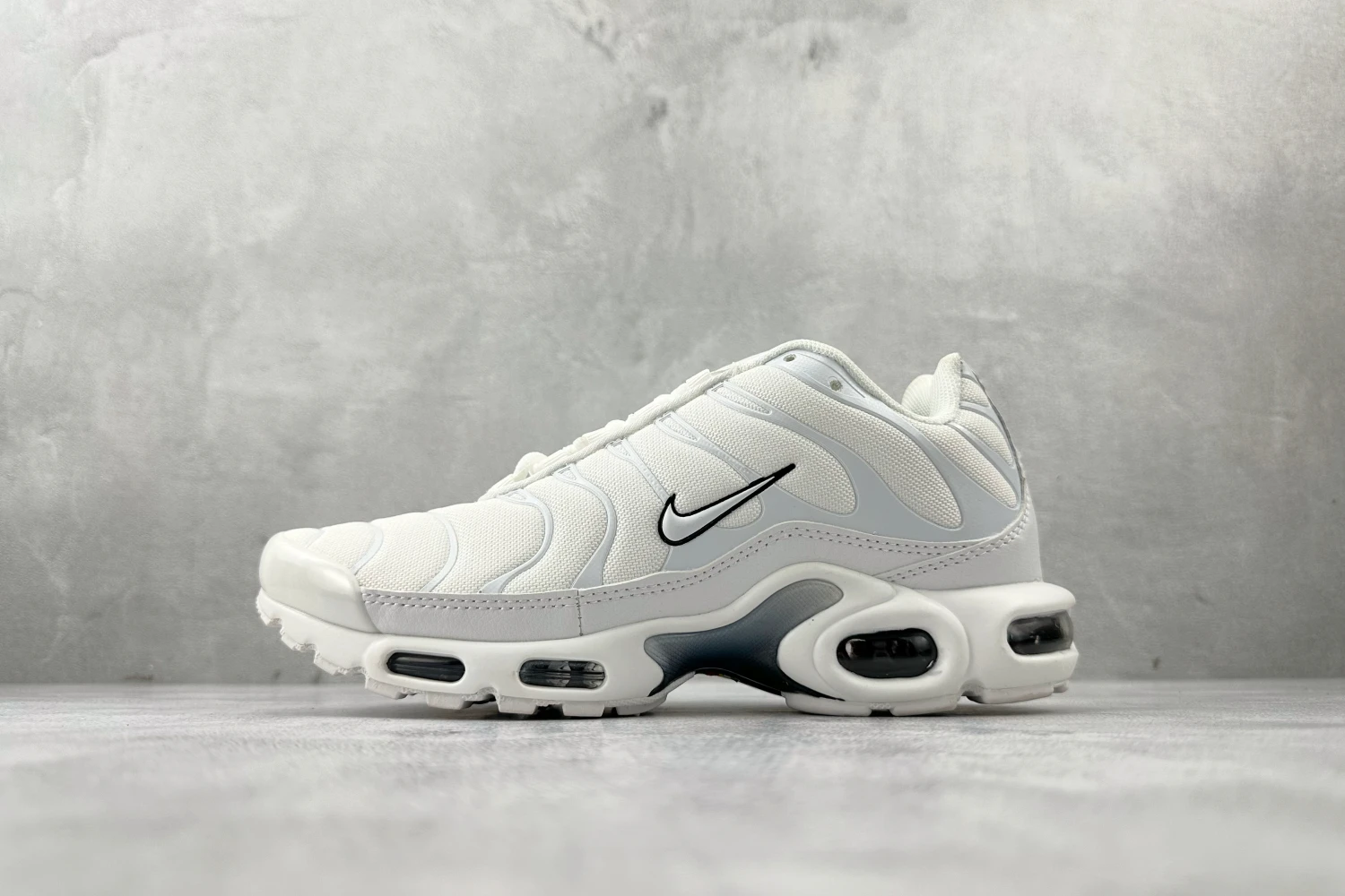 Nike Air Max Plus TN – Triple White