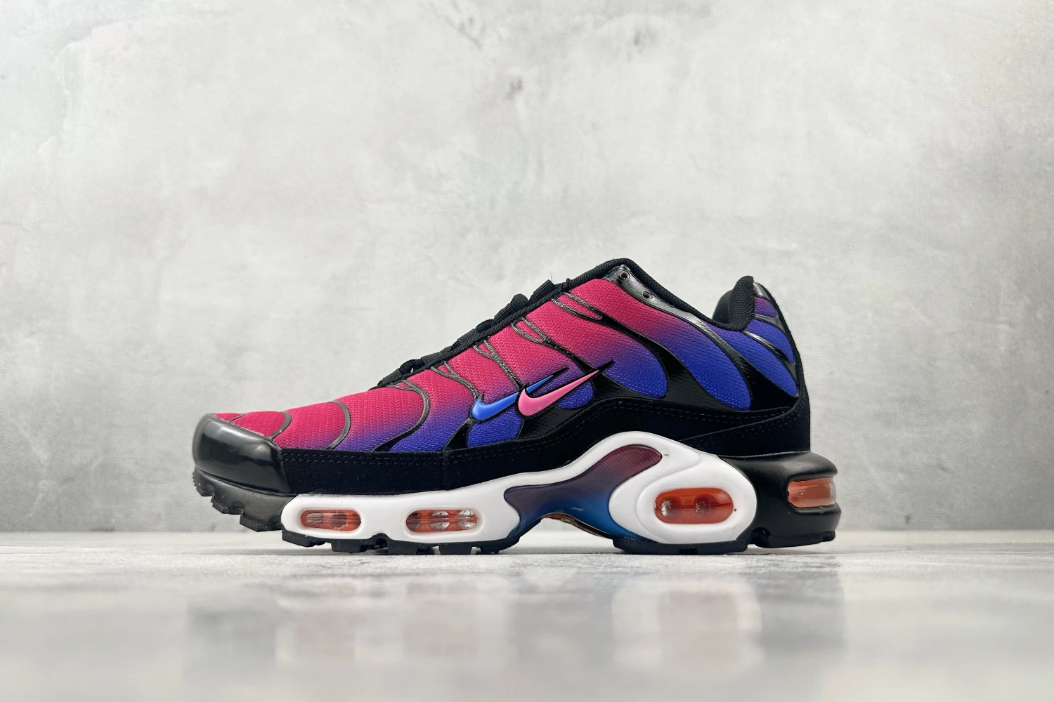 Nike Air Max Plus TN – Pink / Purple / Black