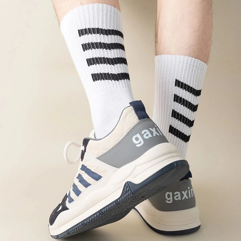 Black & White Stripe Crew Socks for Men – Trendy Sports & Skateboard Long Sox