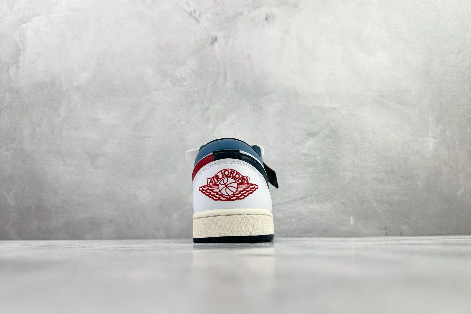 Air Jordan Low Coastal Blue