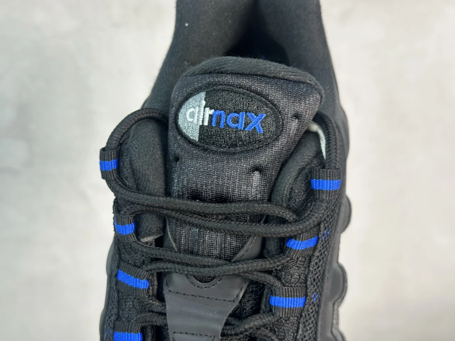 Nike Air Max 95 Sneakers – Triple Black & Royal Blue