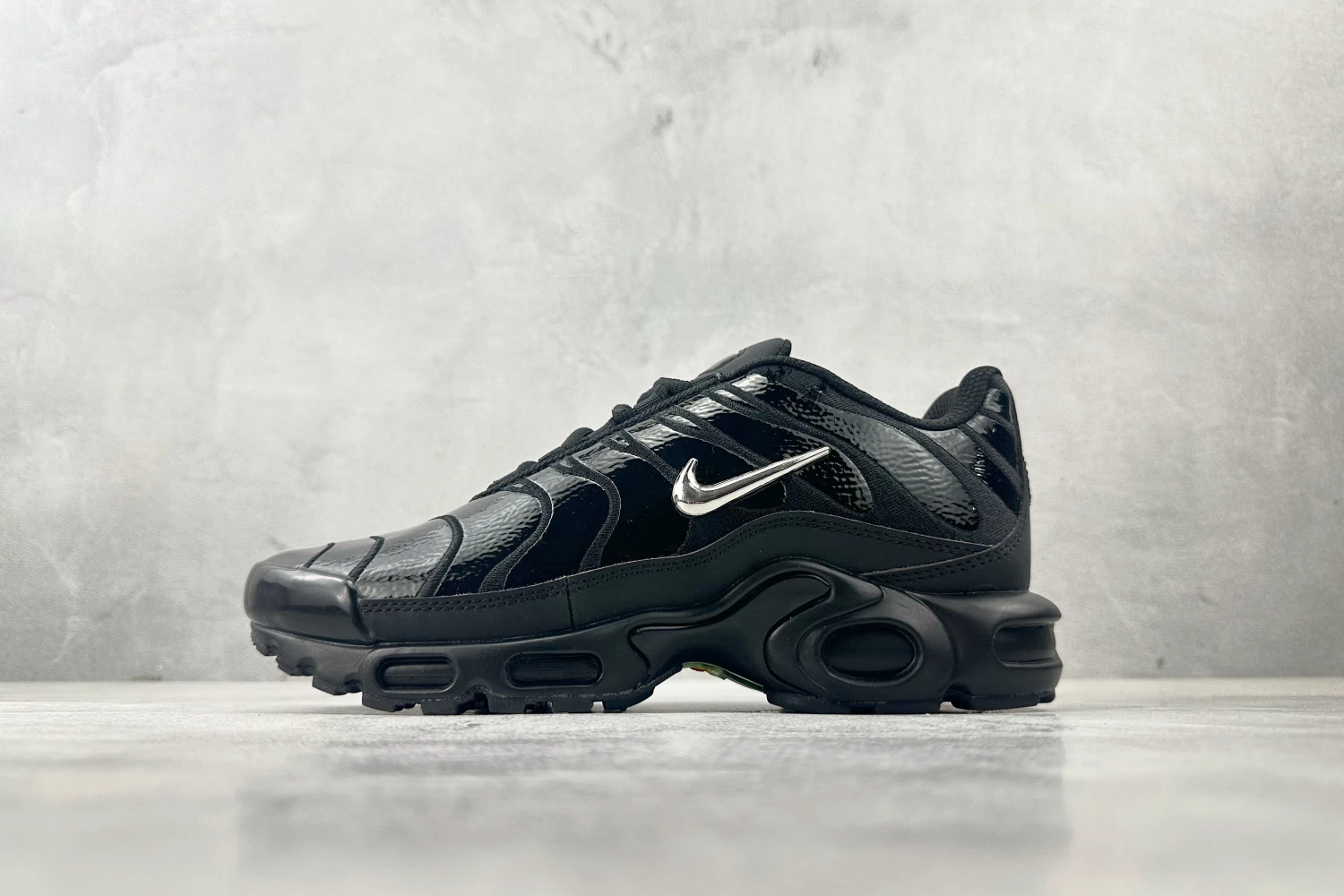Nike Air Max Plus TN – Triple Black Patent