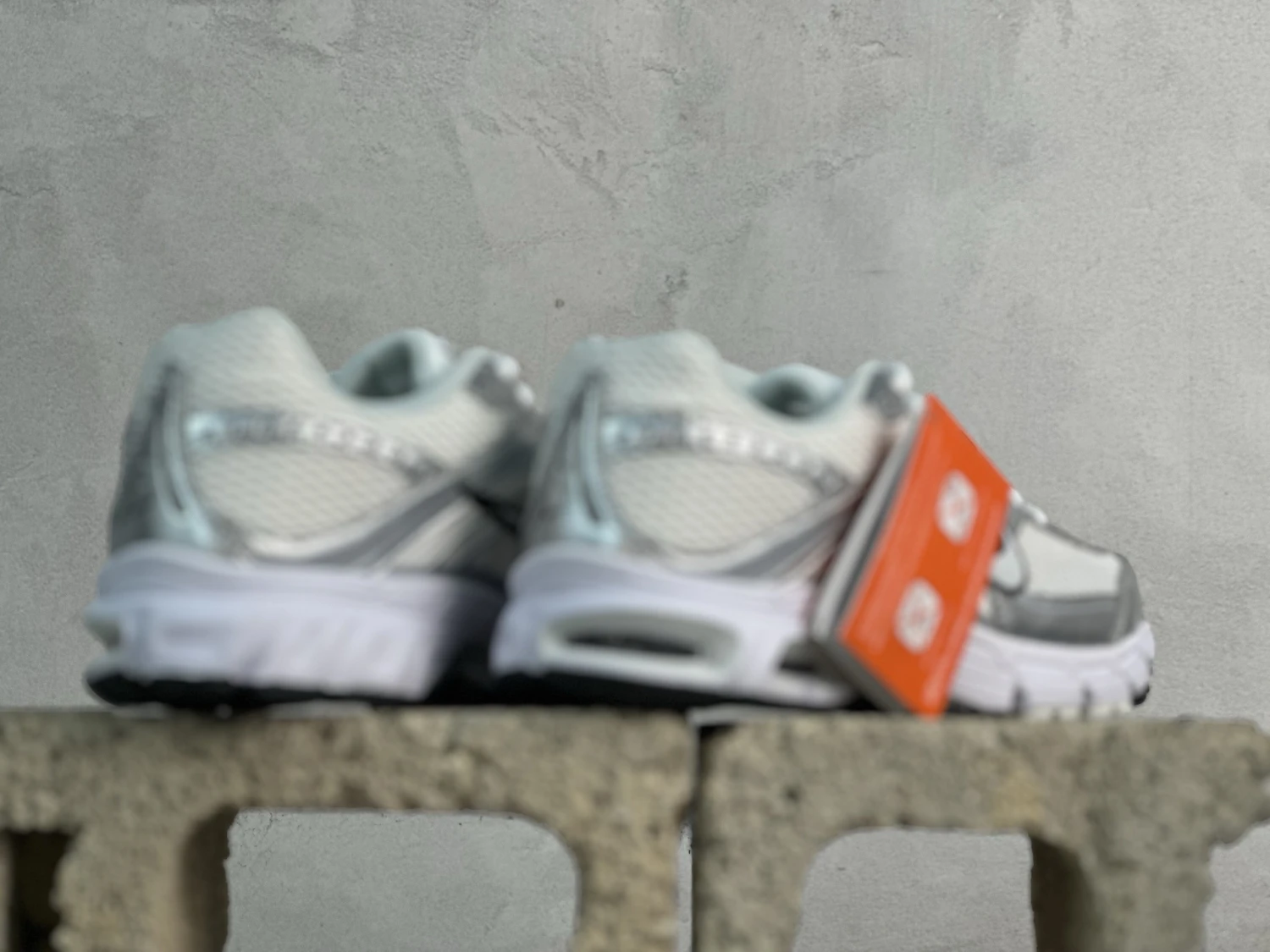Nike Air Max Moto 2K – White & Metallic Silver