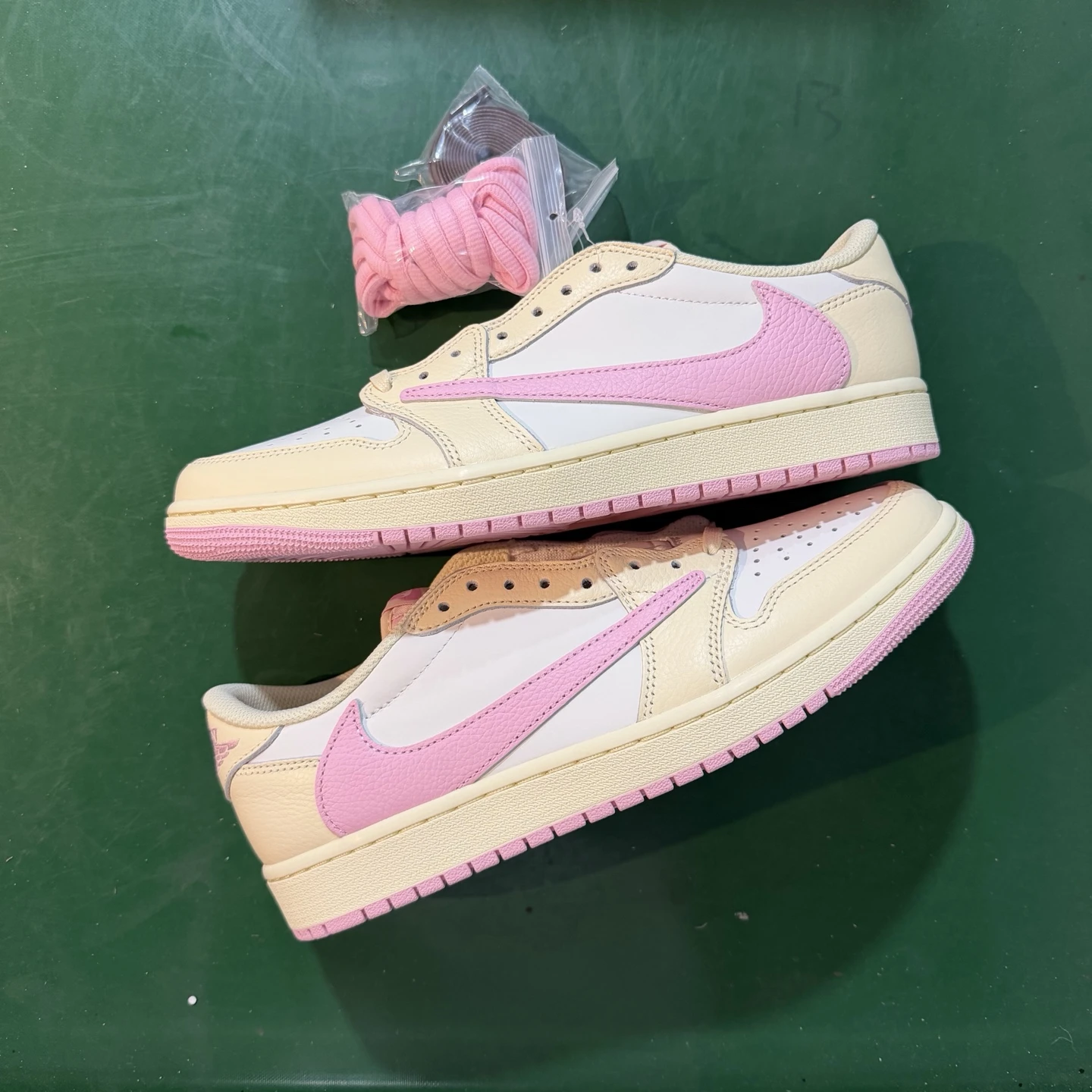 Cream Pink Low Top Retro Sneakers – Premium Streetwear Casual Shoes