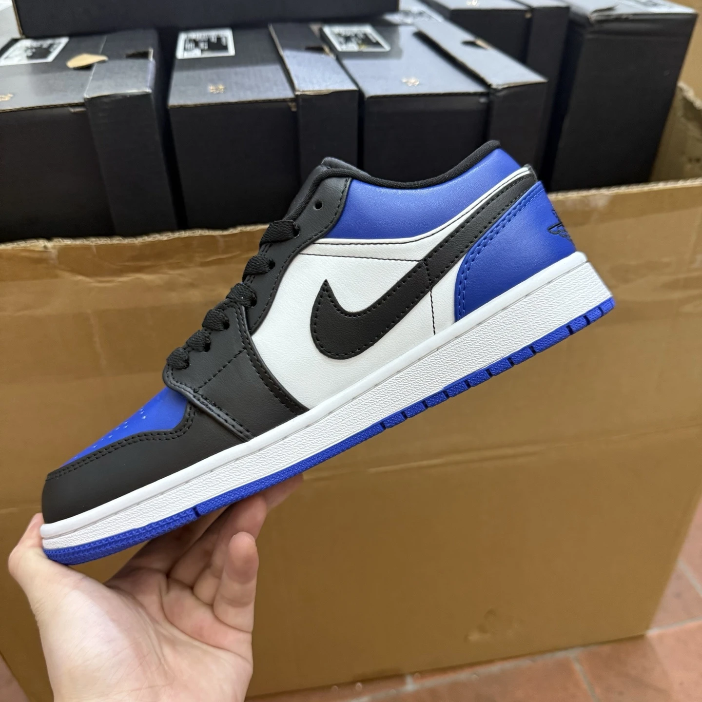 Air Jordan Low – Black Royal Edition
