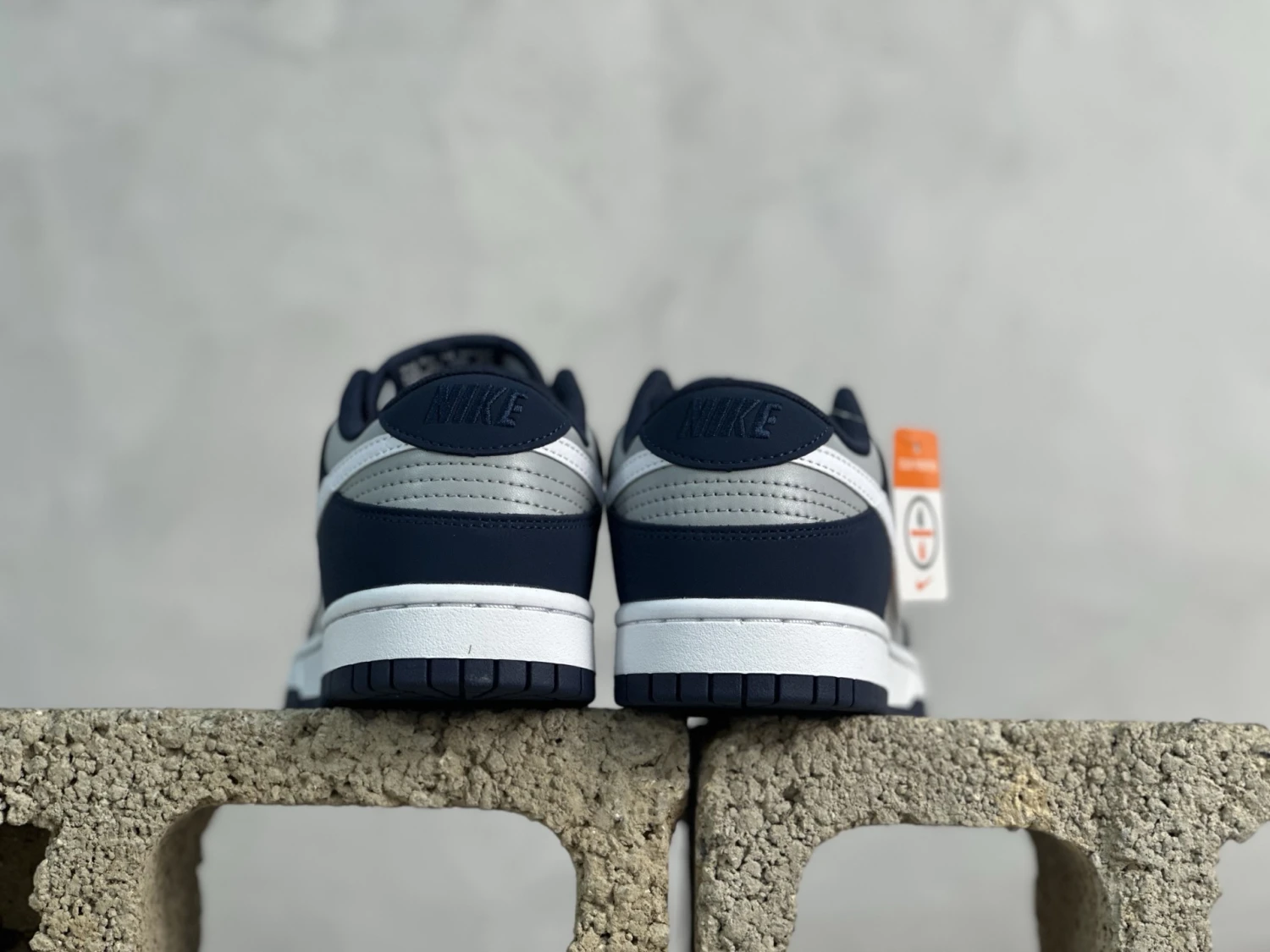 Nike Air Jordan 1 Low – Midnight Navy / Wolf Grey / White