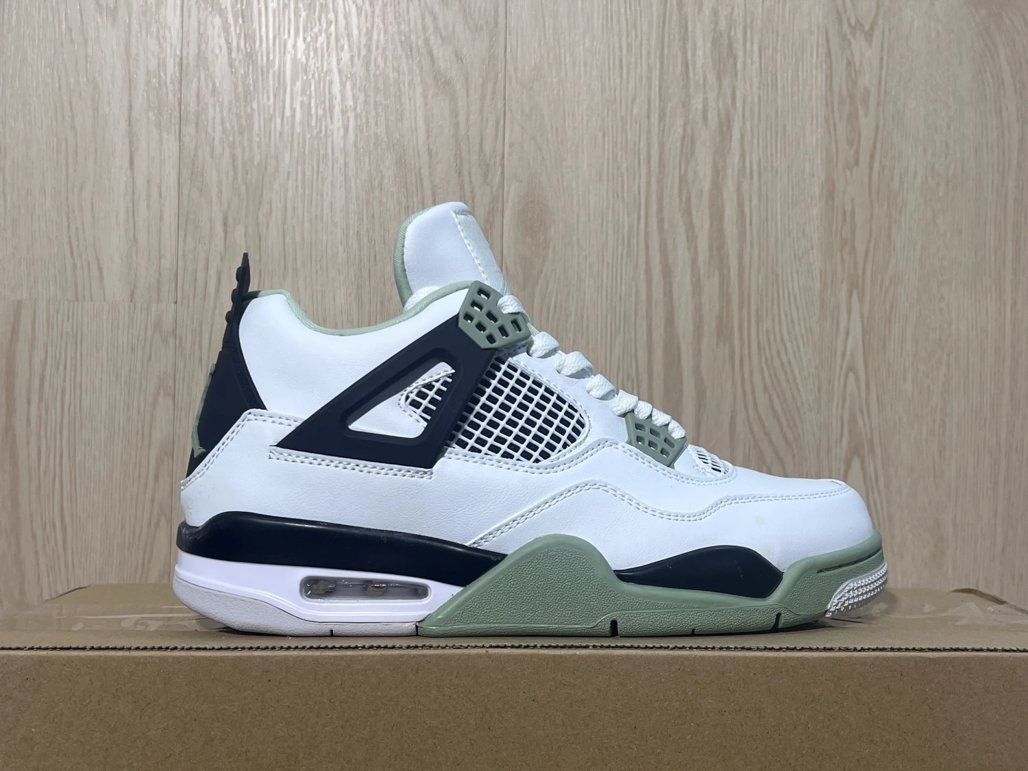 Air Jordan 4 Retro Seafoam Green Sneaker – Premium White Leather Edition