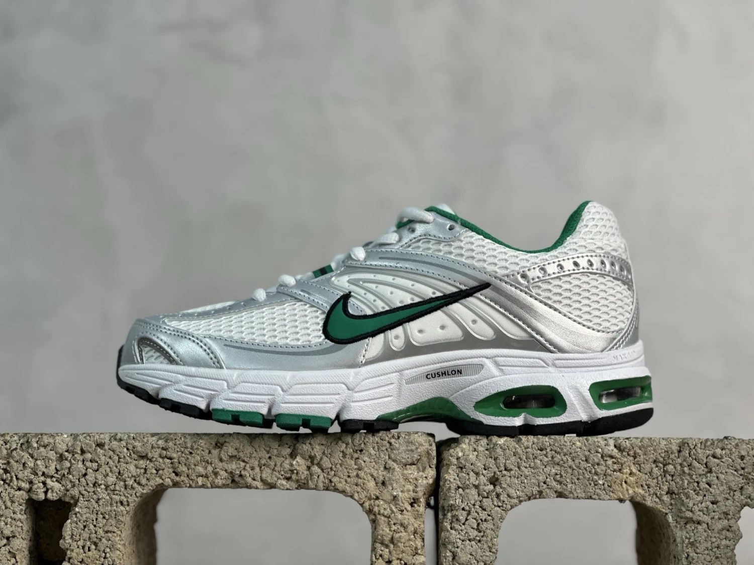 Nike Air Max Moto 2K – White, Metallic Silver & Emerald Green