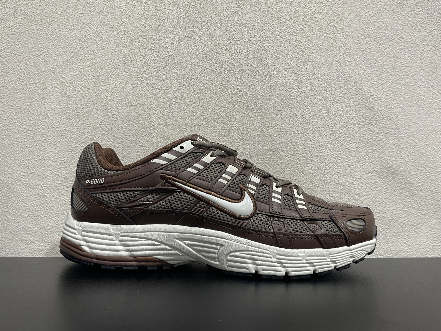 Nike Bomberman Series Sneakers – Chocolate Brown, Taupe & White